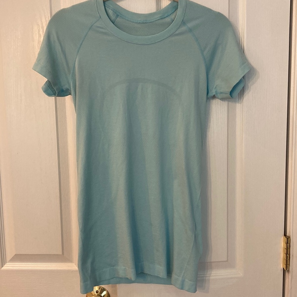 Lululemon Icing Blue Swiftly Tech S/slv Size 6